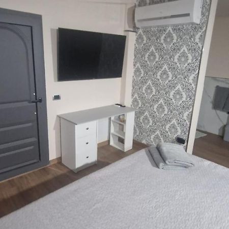 Suites Grey In Centro رانداتسو المظهر الخارجي الصورة
